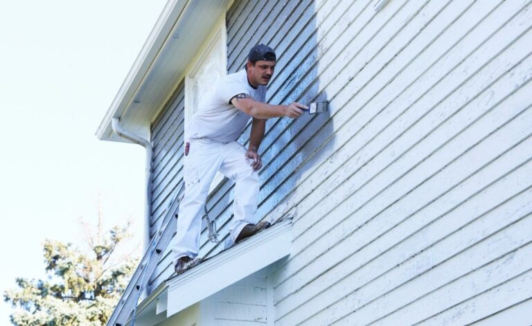 Role of Professional Painters for Repairing and Painting Exterior Siding
