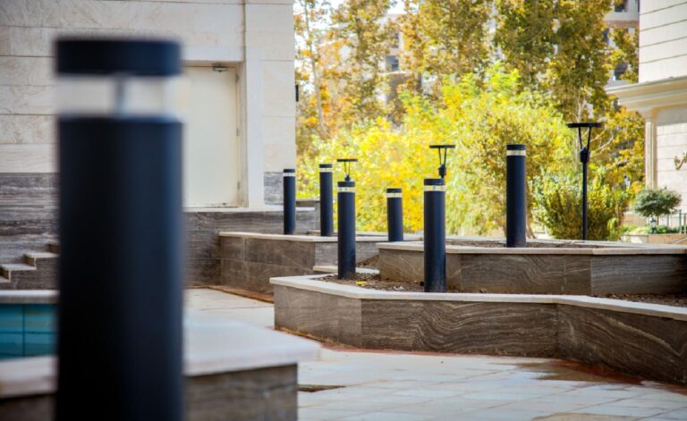 Bollard Lamps and Pathway Lights