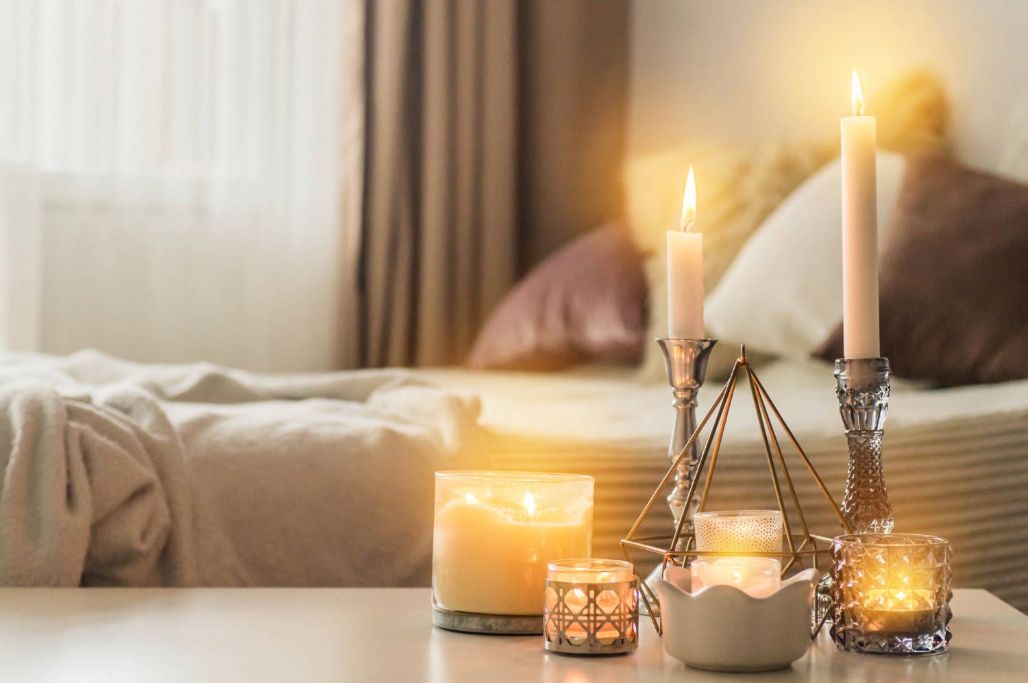 Bedroom Décor with Non-Toxic Candles