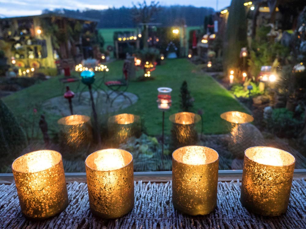 Outdoor Décor with Candles
