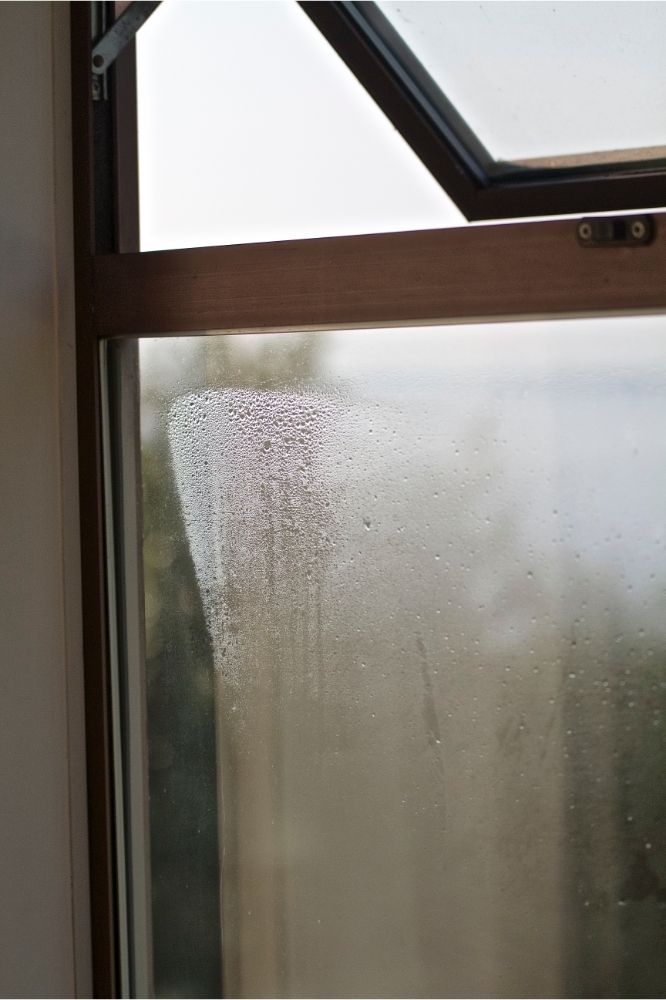 Condensation Between Sash Window Panes 