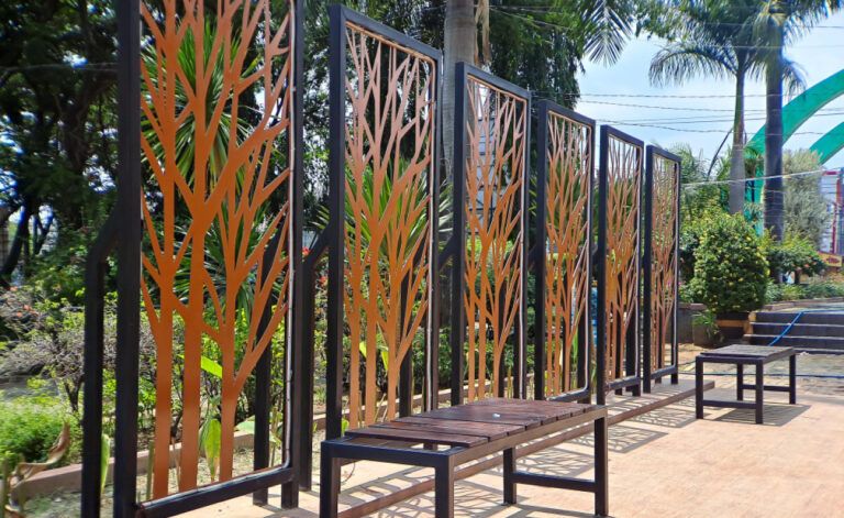 How to Maintain Decorative Metal Screens