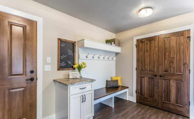 Lighting Ideas for Entry Mudrooms
