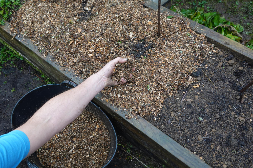How to Install Mulch the Right Way