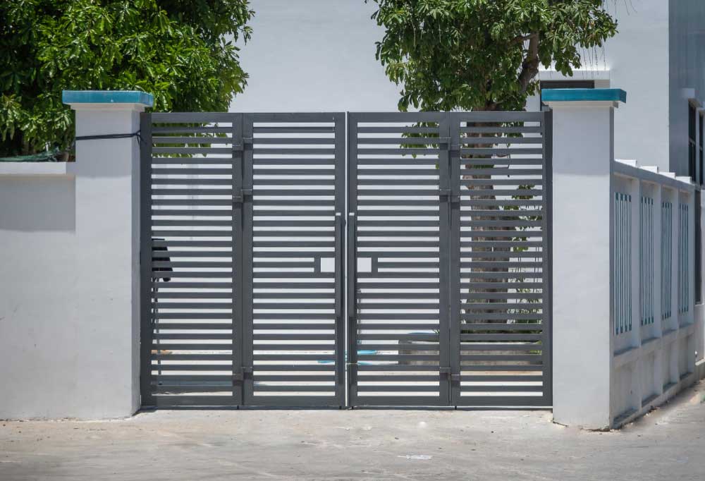 Sliding Entry Gate Horizontal Slat Designs